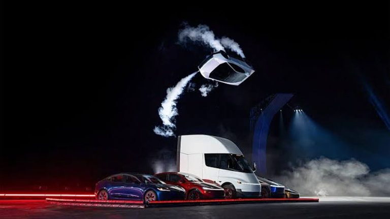 Voiture Volante Tesla